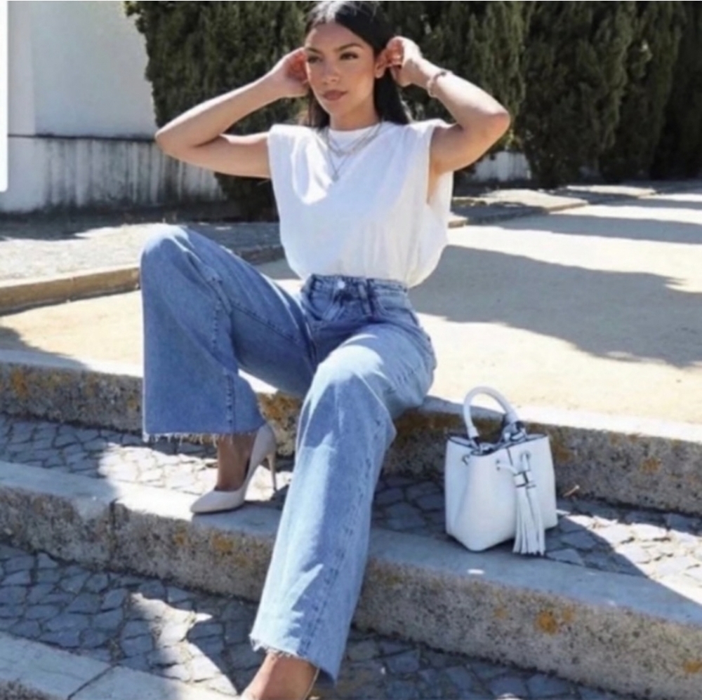 ZARA Ribcage pleated front raw hem denim trousers - Picture 3 of 11